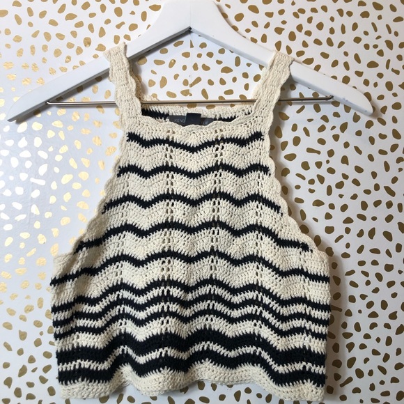 Kendall & Kylie Tops - KENDALL + KYLIE crochet black + white crop tank SM